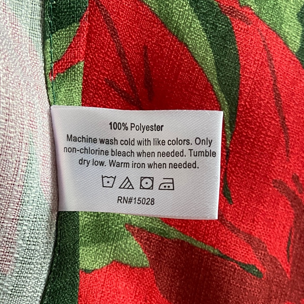 Vera Neumann Tablecloth Red Poinsettia Holiday Christmas Oblong 52X70 NEW - Picture 6 of 7